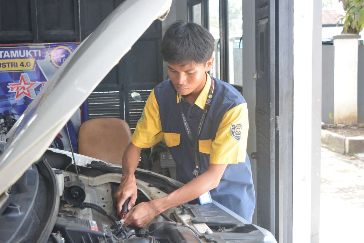 TKR (Teknik Kendaraan Ringan)